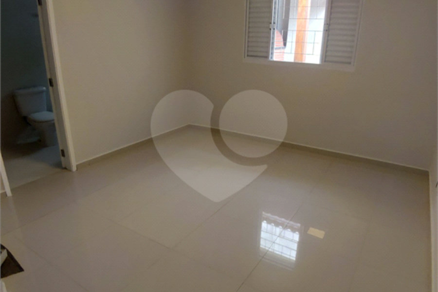 Sobrado à venda com 4 quartos, sendo 3 suítes, em Tremembé, São Paulo, SP