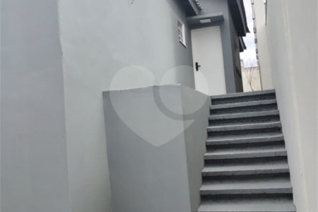 Casa Térrea à venda com 1 quarto em Vila Nivi, São Paulo, SP