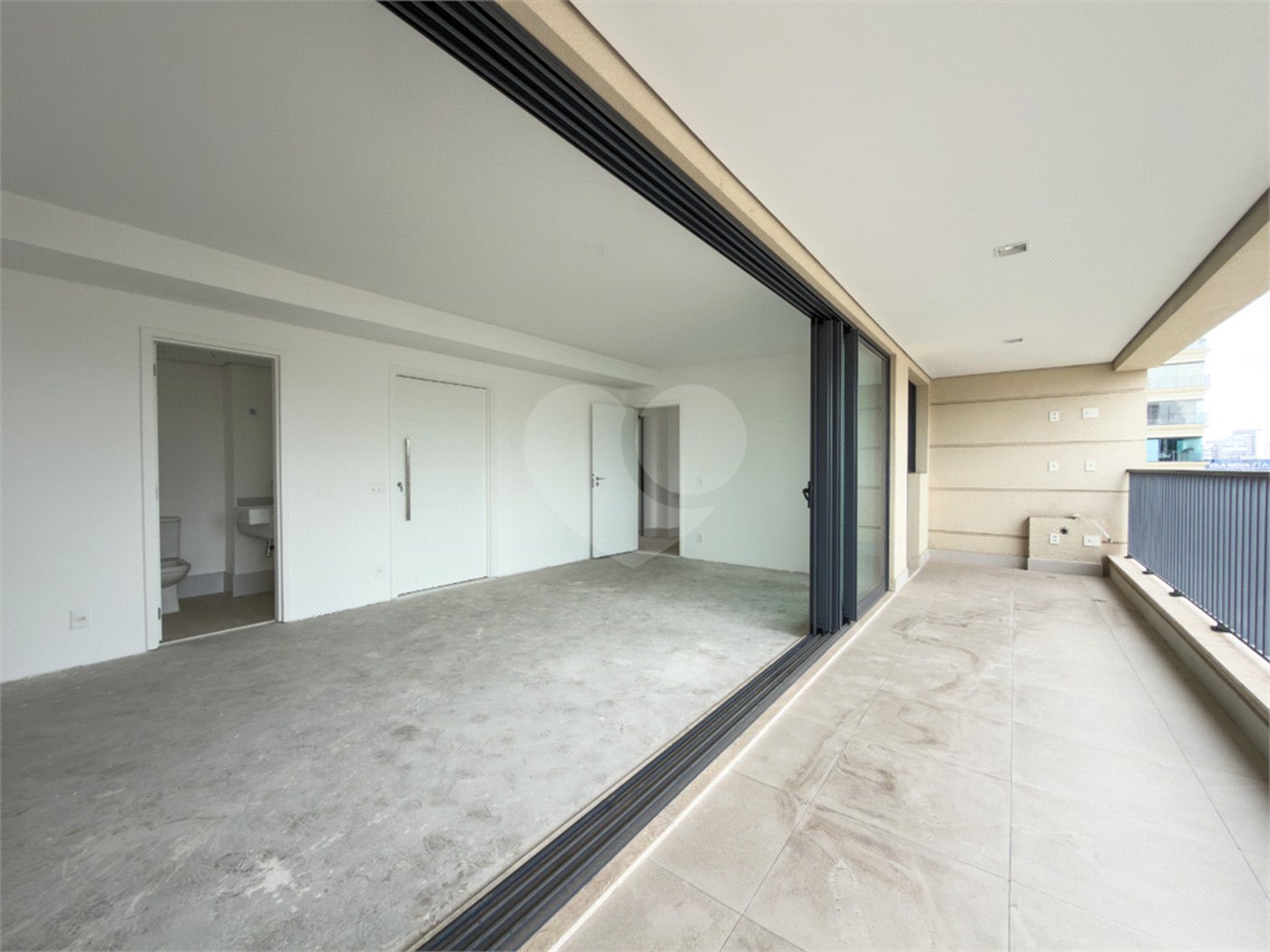Apartamento à venda com 3 suítes em Vila Nova Conceição, São Paulo, SP