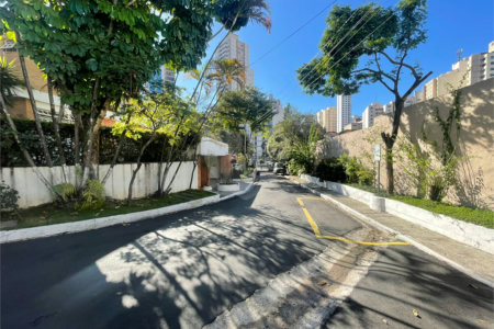 Casa à venda com 4 suítes no condomínio Fechado, São Paulo - SP