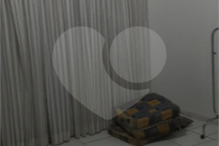 Sobrado à venda com 8 quartos, sendo 2 suítes,  em Vila Suissa, Mogi das Cruzes, SP