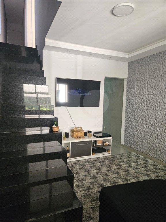 Casa à venda com 3 quartos, sendo 1 suíte,  no condomínio Residencial Rubi, Mogi das Cruzes - SP