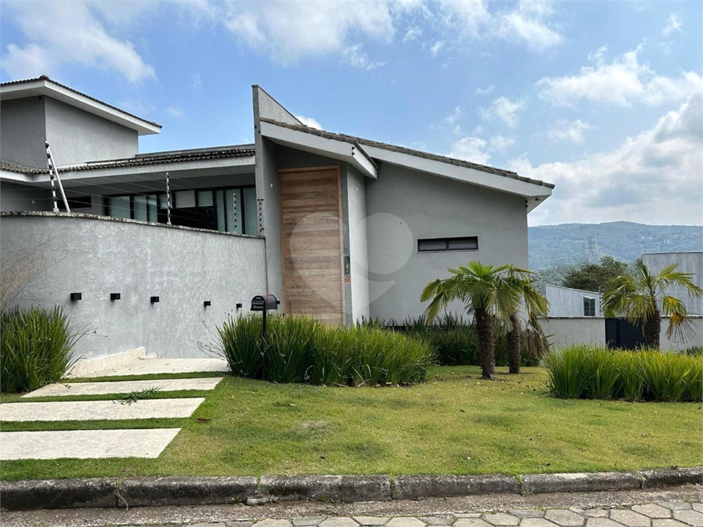 Casa à venda com 5 suítes no condomínio Alpes da Cantareira, Mairiporã - SP