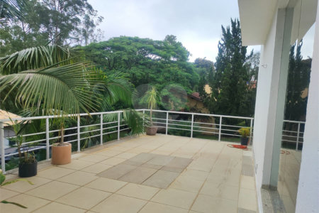 Casa à venda com 3 quartos, sendo 1 suíte, no condomínio Clube Florada Suzano, Suzano - SP