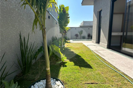Casa à venda com 4 suítes no condomínio Granja Anita, Mogi das Cruzes - SP