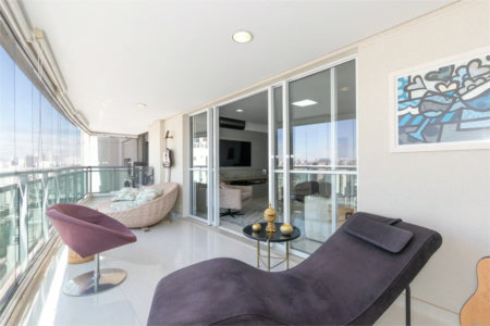 Apartamento à venda com 4 quartos, sendo 3 suítes,  em Vila Romana, São Paulo, SP