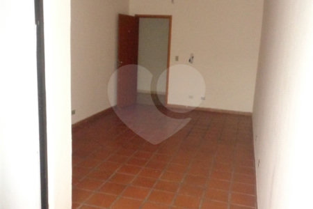 Sala comercial para locação na Lucas