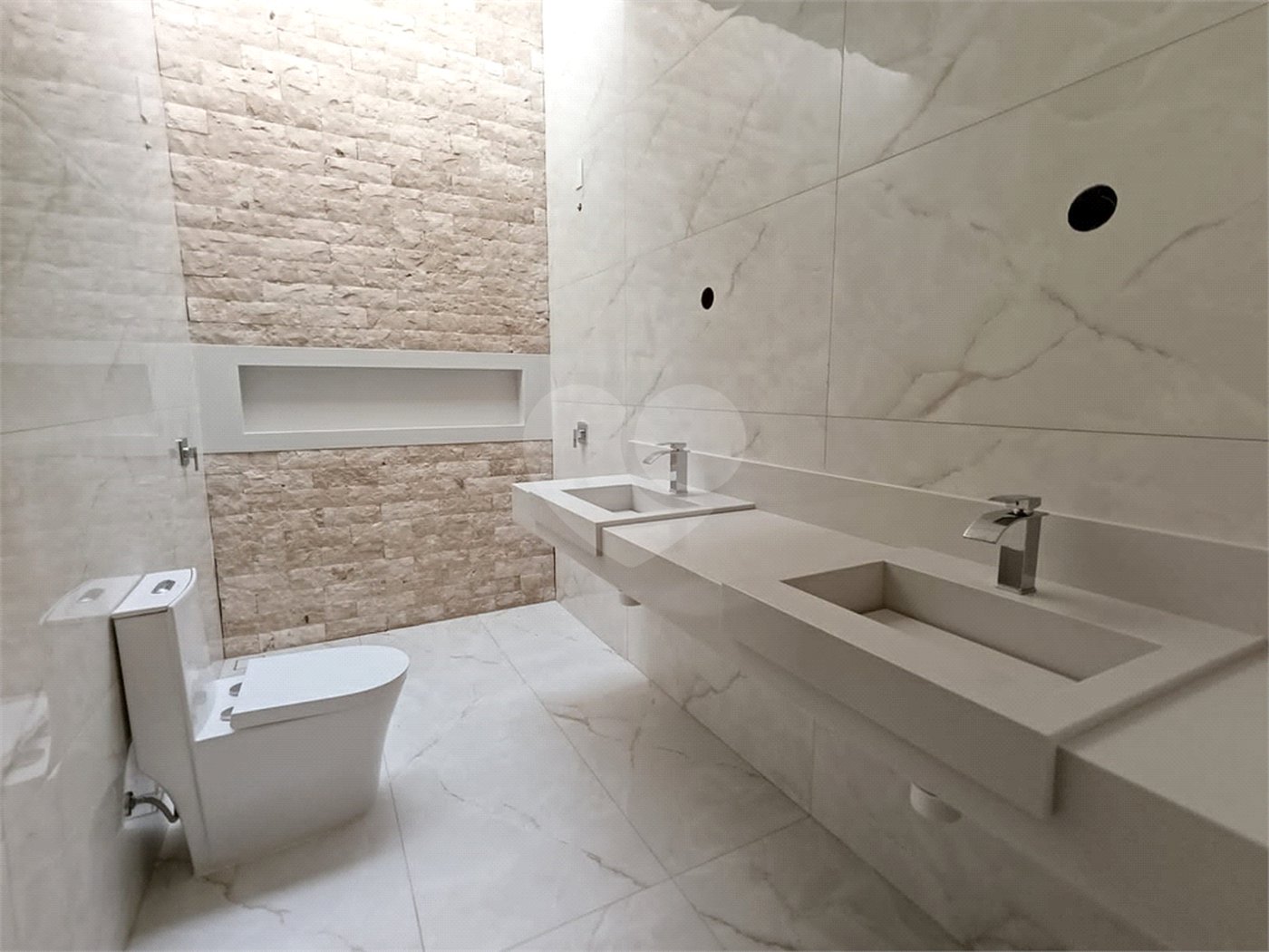 Casa à venda com 3 suítes no condomínio Villa Sapezal, Indaiatuba - SP