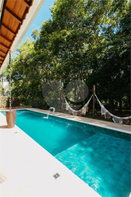 Casa à venda com 5 quartos, sendo 4 suítes, no condomínio Figueira Garden, Atibaia - SP