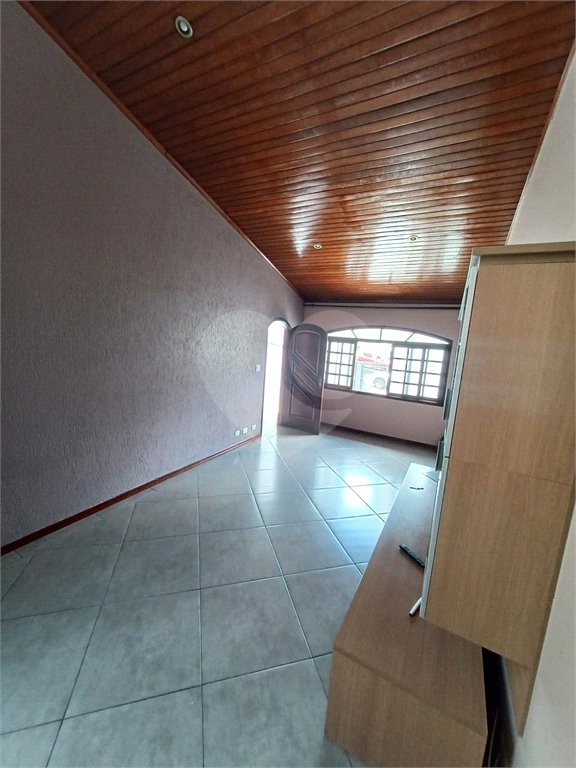 Sobrado à venda com 3 quartos, sendo 1 suíte,  em Jardim Pinheiros, São Paulo, SP