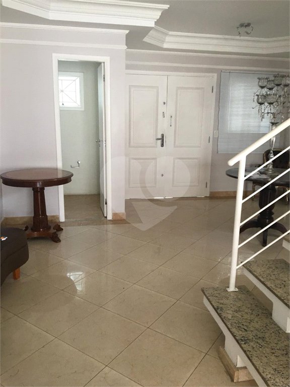 Sobrado à venda com 4 quartos, sendo 1 suíte, em Tremembé, São Paulo, SP