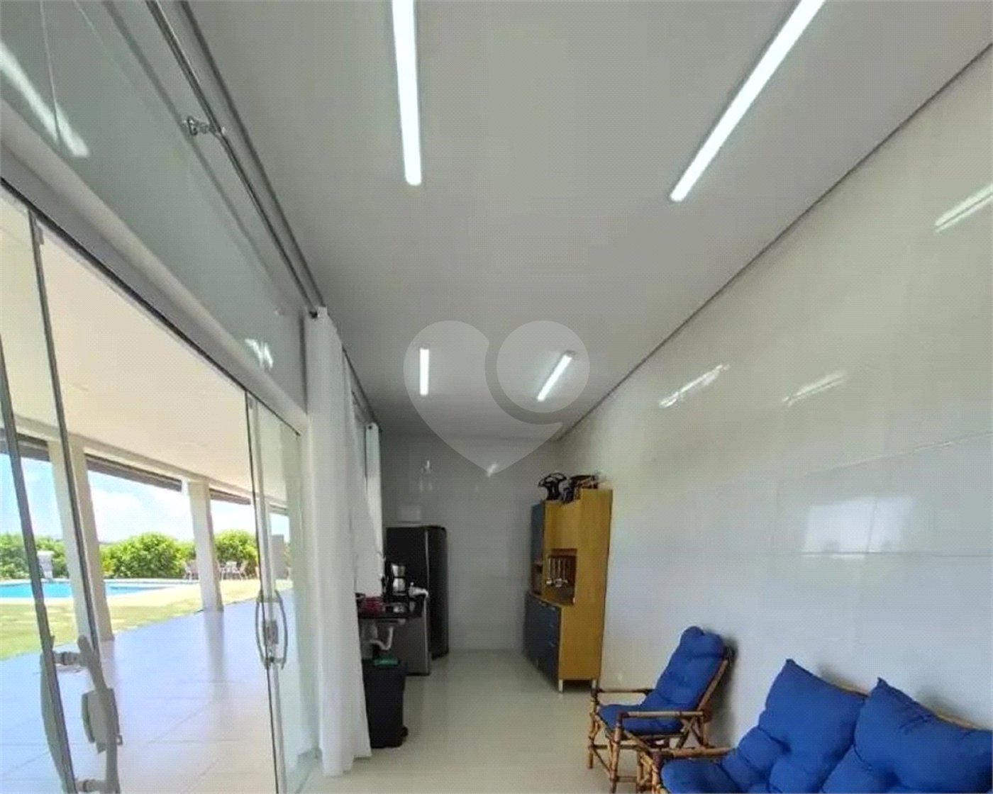 Casa à venda com 3 suítes no condomínio Chácaras Arumã, Sarapuí - SP
