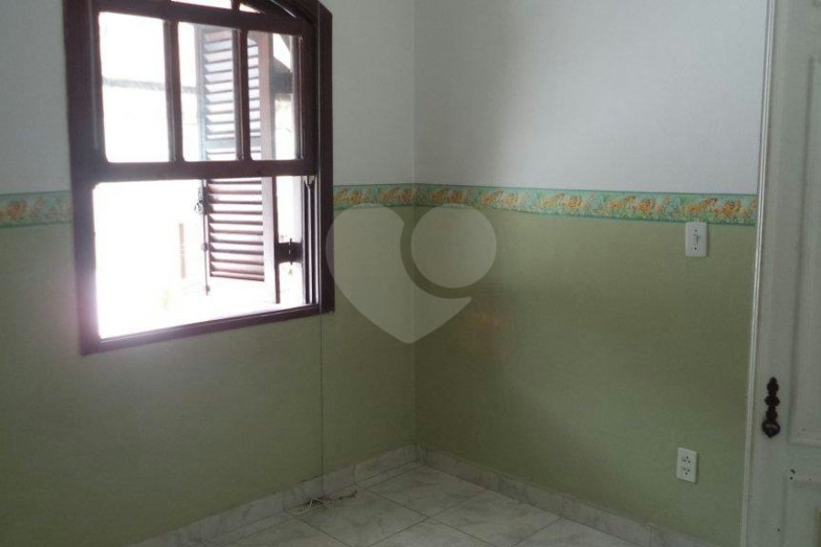 Sobrado à venda com 3 quartos, sendo 1 suíte, em Parada Inglesa, São Paulo, SP