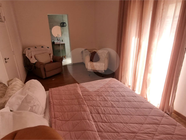 Sobrado à venda com 3 quartos, sendo 2 suítes,  em Santana, São Paulo, SP