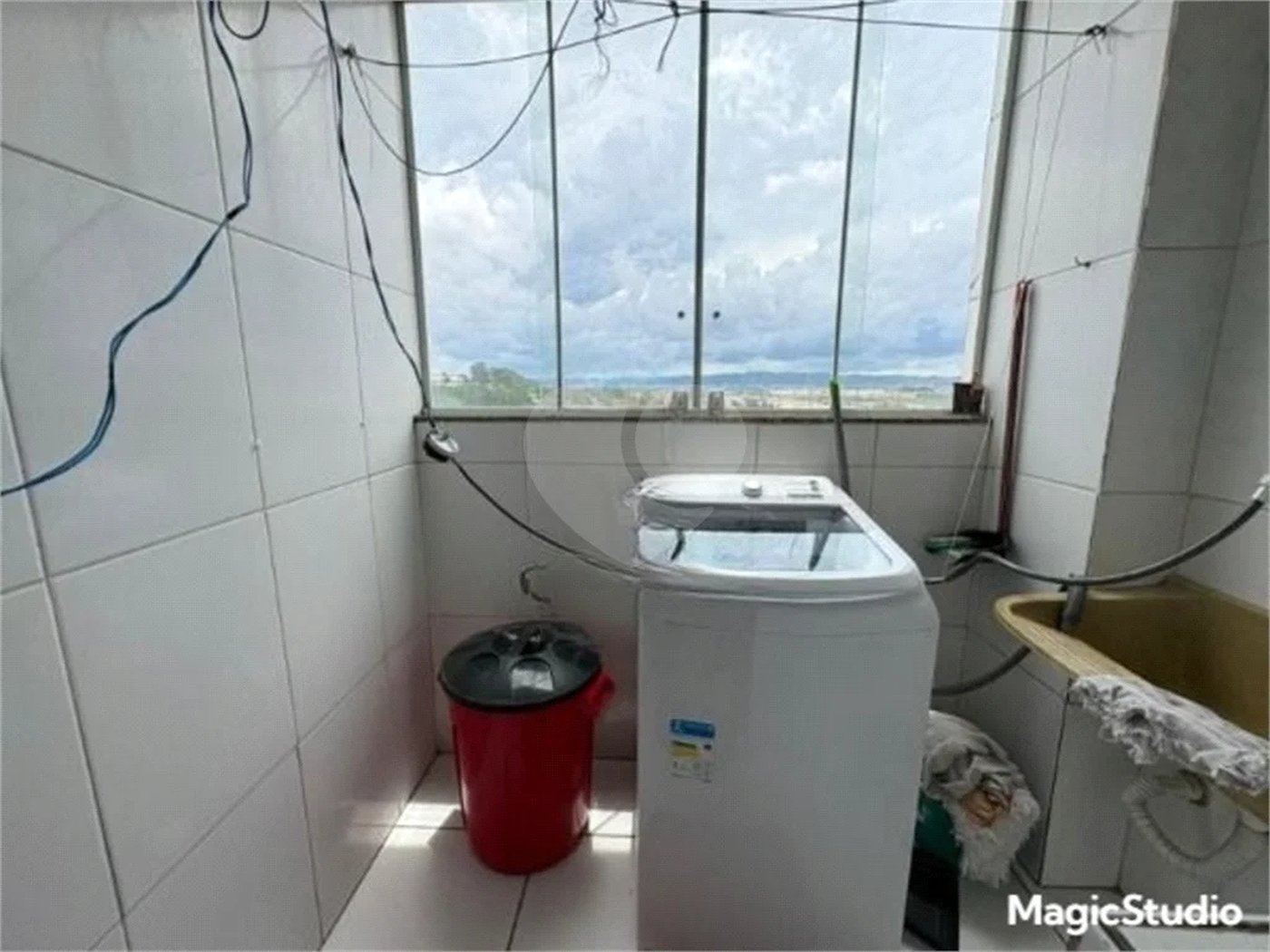 Apartamento com 50m², 2 dormitórios, 2 vagas, disponível para venda e locação, no bairro Água Chata, em Guarulhos.