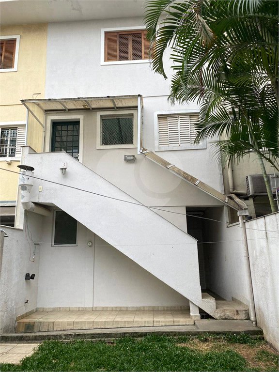Sobrado à venda com 3 quartos, sendo 1 suíte, em Vila Lageado, São Paulo, SP