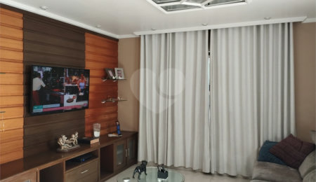 Sobrado à venda com 4 quartos, sendo 1 suíte,  em Tremembé, São Paulo, SP