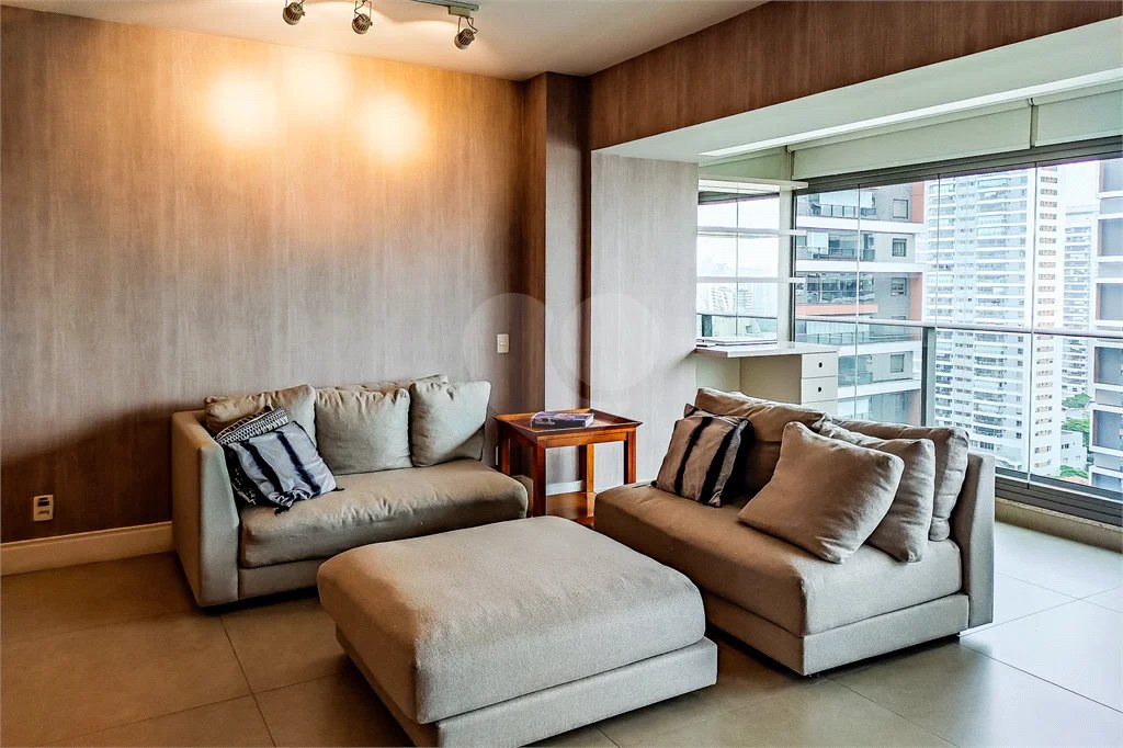 Apartamento totalmente mobiliado com ar-condicionado localizado no coração do Brooklin!!!