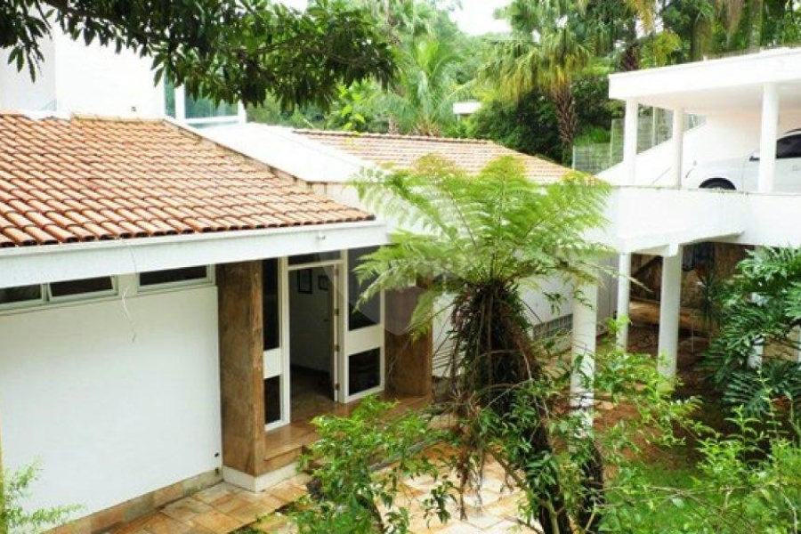 Sobrado à venda com 4 quartos, sendo 3 suítes, em Tremembé, São Paulo, SP