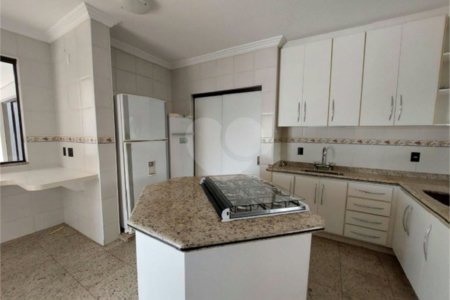 Casa à venda com 4 suítes no condomínio Reserva Colonial, Valinhos - SP