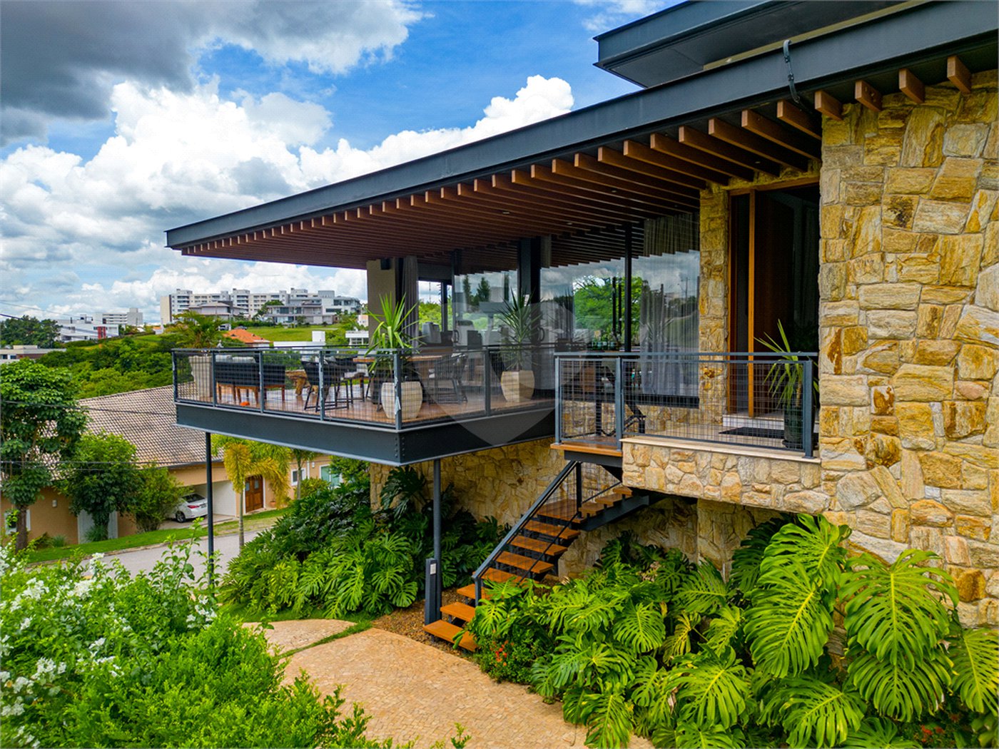 Casa à venda com 5 suítes no condomínio Plaza Athenee, Itu - SP