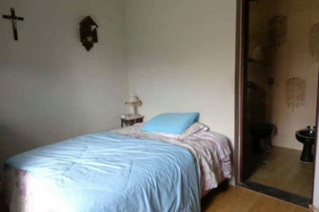 Casa à venda com 3 quartos, sendo 1 suíte, em Jardim Londrina, São Paulo, SP