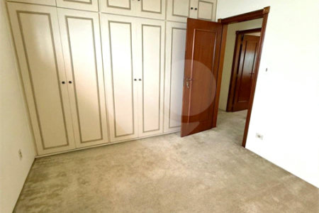 Sobrado à venda com 5 quartos, sendo 3 suítes,  em Jardim Leonor, São Paulo, SP