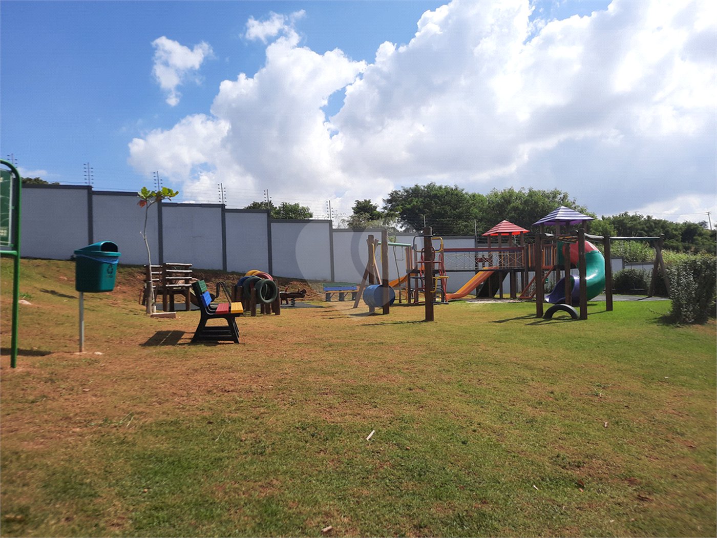 Casa à venda com 3 suítes em Nações, Valinhos, SP