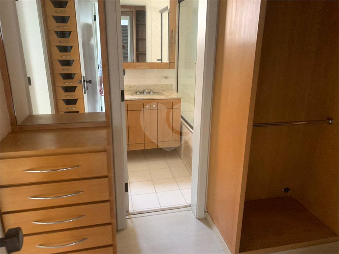 Apartamento à venda com 4 quartos, sendo 3 suítes, em Vila Andrade, São Paulo, SP
