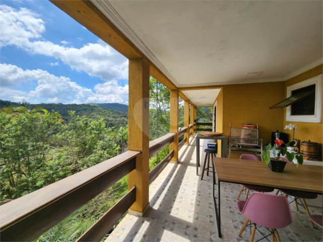 Casa à venda com 5 suítes no condomínio Suíça da Cantareira, Mairiporã - SP