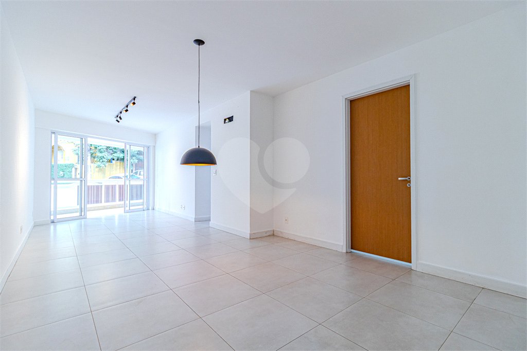 Apartamento à venda com 3 quartos, sendo 2 suítes, em Lagoa, Rio de Janeiro, RJ