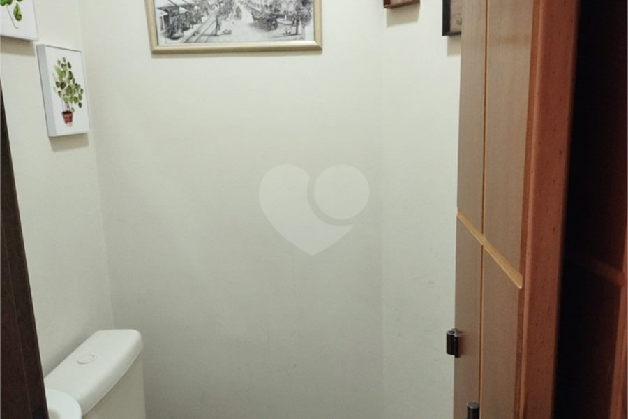 Casa à venda com 3 quartos, sendo 1 suíte, no condomínio Residencial Jardim das Palmas, São Paulo - SP