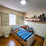 Sobrado à venda com 3 quartos, sendo 1 suíte, em Jardim Centenário, São Paulo, SP