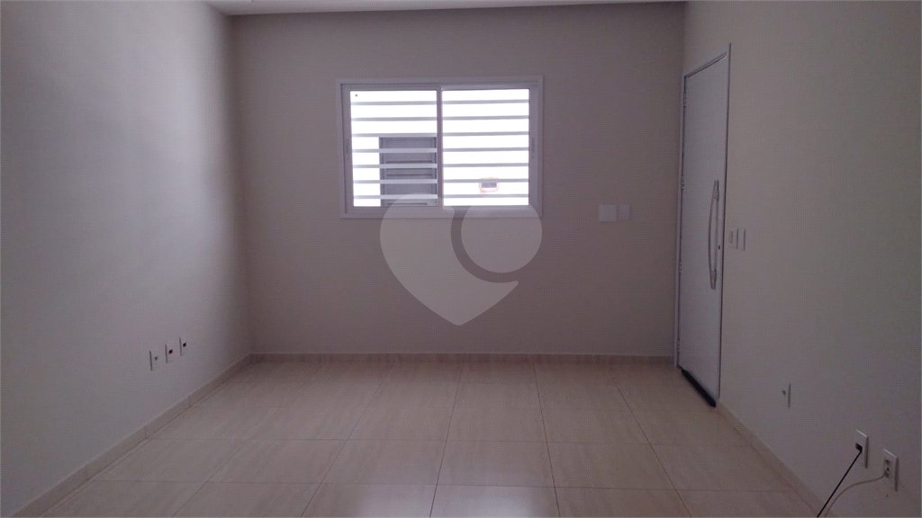 Casa à venda com 2 quartos, sendo 1 suíte, em Jardim Del Rei, Araraquara, SP