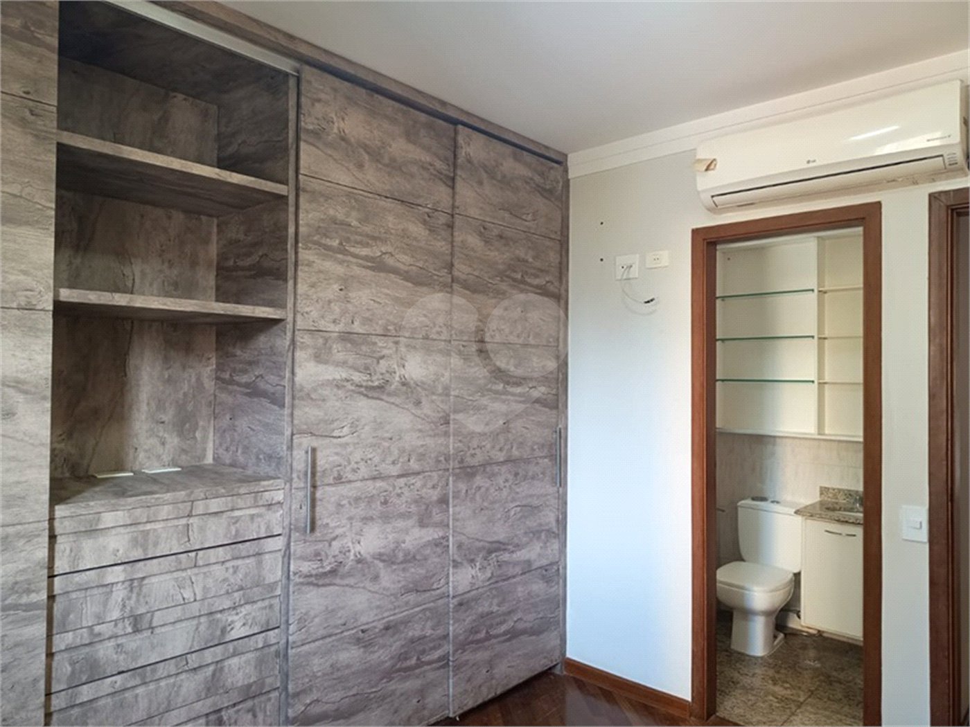 Apartamento à venda com 2 quartos, sendo 1 suíte,  em Vila Suzana, São Paulo, SP