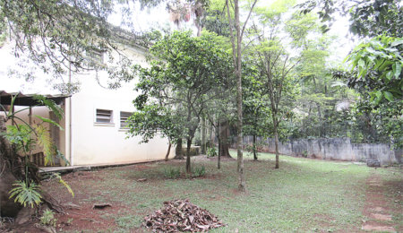 Casa à venda com 4 quartos, sendo 2 suítes, no condomínio Chácara Flora, São Paulo - SP