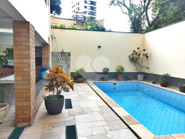 Sobrado à venda com 4 quartos, sendo 2 suítes,  em Santana, São Paulo, SP