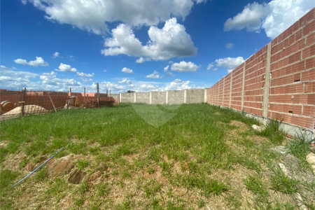 Terreno no Residencial Villeneuve