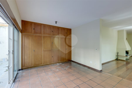 Casa à venda com 4 quartos, sendo 3 suítes, em Jardim Marajoara, São Paulo, SP