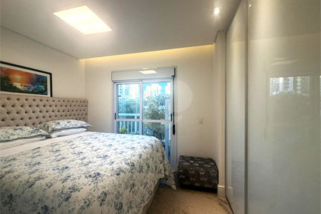 Apartamento à venda com 3 quartos, sendo 1 suíte,  em Alto da Boa Vista, São Paulo, SP