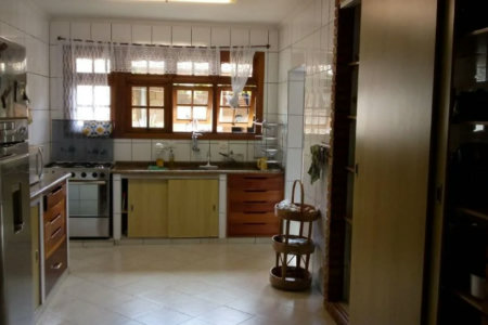 Sobrado à venda com 5 quartos, sendo 1 suíte, em Lapa de Baixo, São Paulo, SP