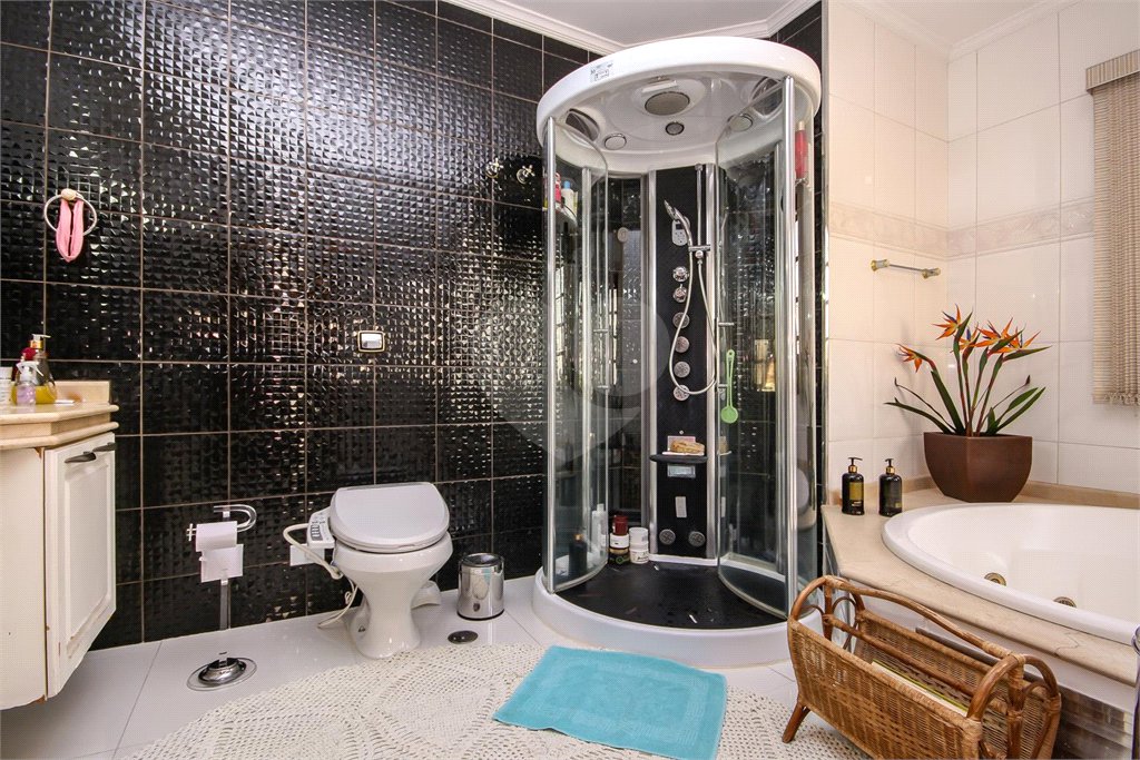 Casa à venda com 5 quartos, sendo 3 suítes, em City América, São Paulo, SP