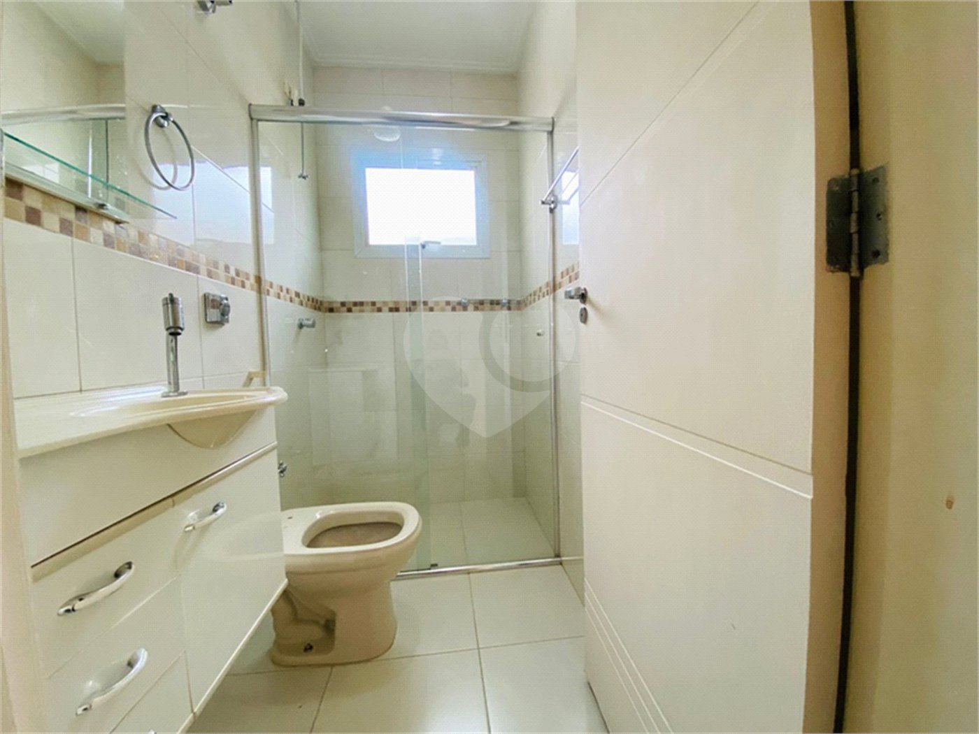 Sobrado à venda com 4 quartos, sendo 3 suítes, em Vila Ester (zona Norte), São Paulo, SP