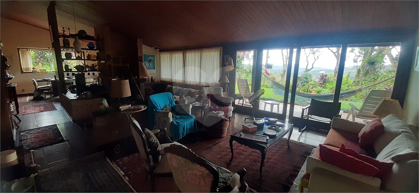 Casa Térrea à venda com 4 quartos, sendo 2 suítes, em Serra da Cantareira, Mairiporã, SP