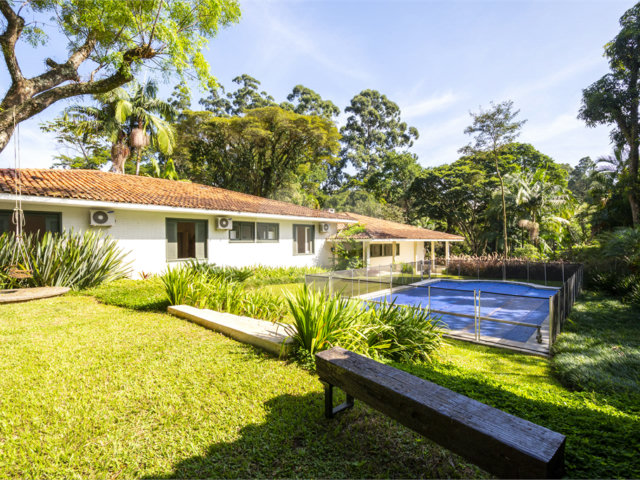 Casa à venda com 4 suítes no condomínio Chácara Flora, São Paulo - SP