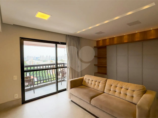 Apartamento à venda com 3 quartos, sendo 1 suíte,  em Chácara Santo Antônio, São Paulo, SP