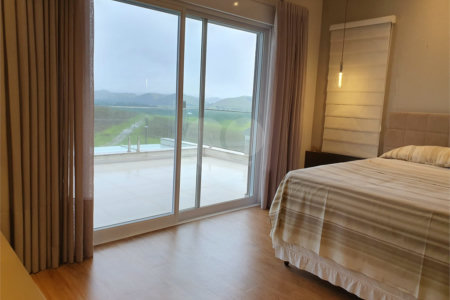 Casa à venda com 4 suítes no condomínio Residencial Jaguary, São José dos Campos - SP