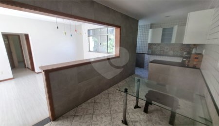 Casa de Vila à venda com 3 quartos, sendo 2 suítes, em Tijuca, Rio de Janeiro, RJ
