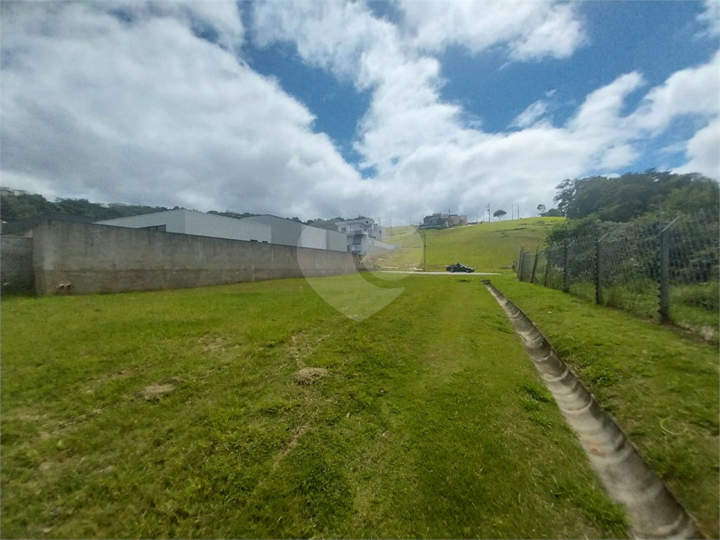 Terreno a venda no condominio Santa Isabel