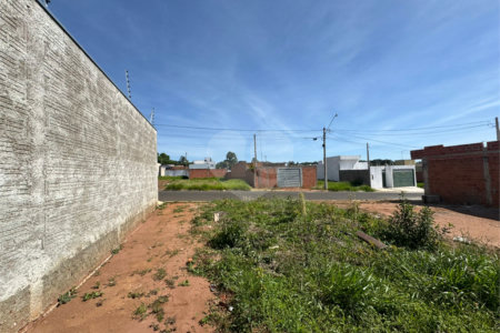 Terreno com 168m2, á venda, em Ibaté.